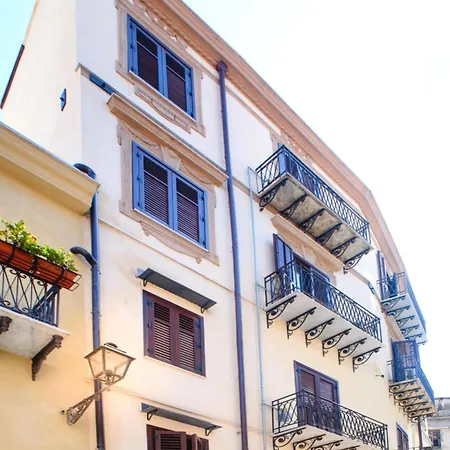 Mit Herrlichem Blick Auf Kathedrale * Palermo