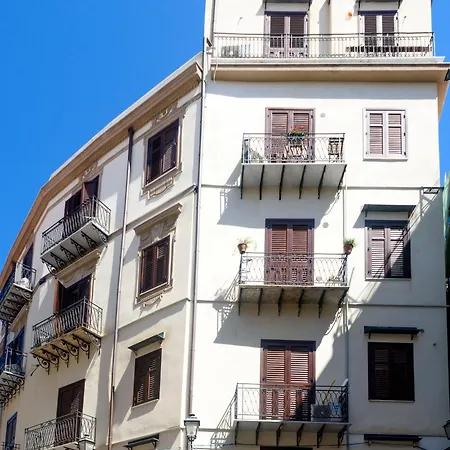 Apartment Mit Herrlichem Blick Auf Kathedrale Palermo